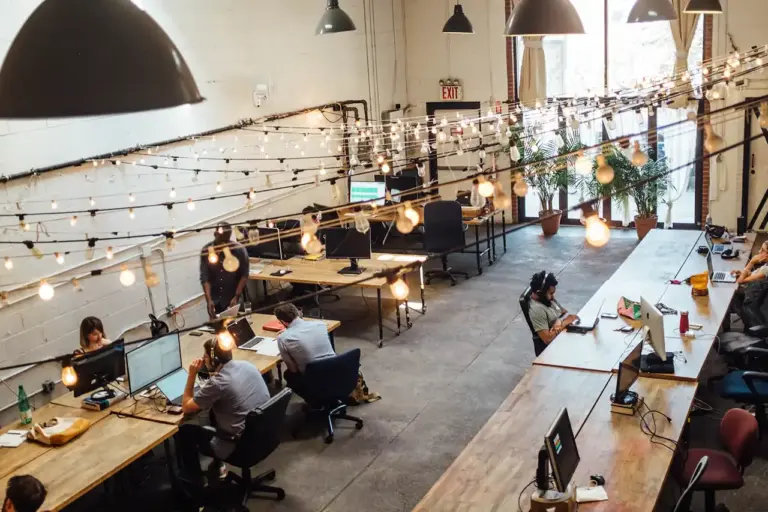 Agile vs Traditional Project Management: Which Fits Your SME?