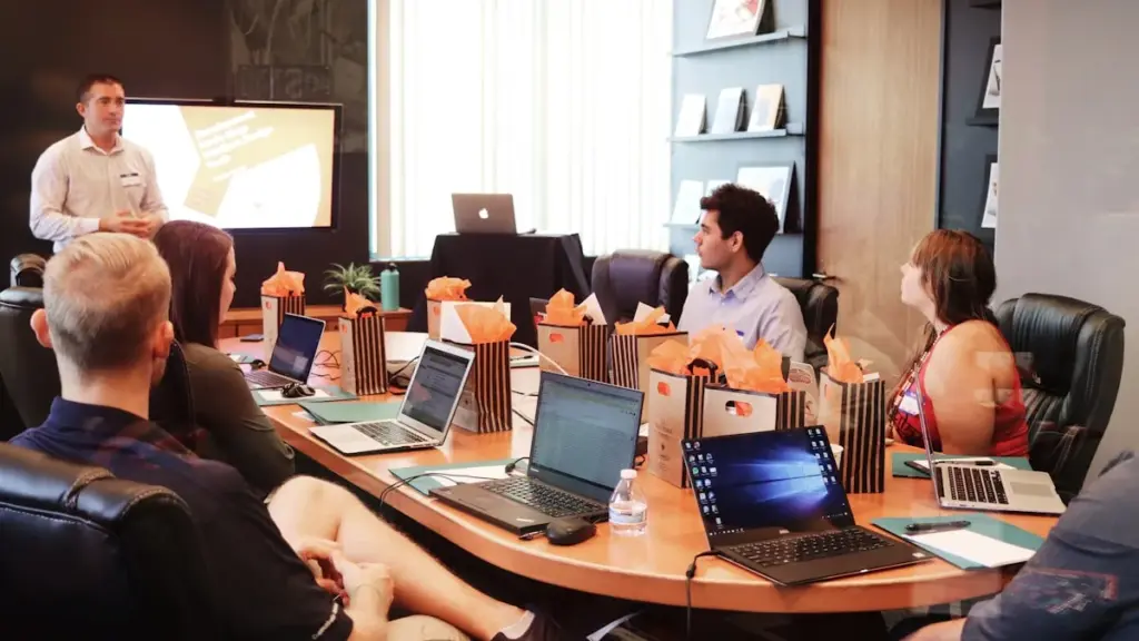 do small businesses need project management software