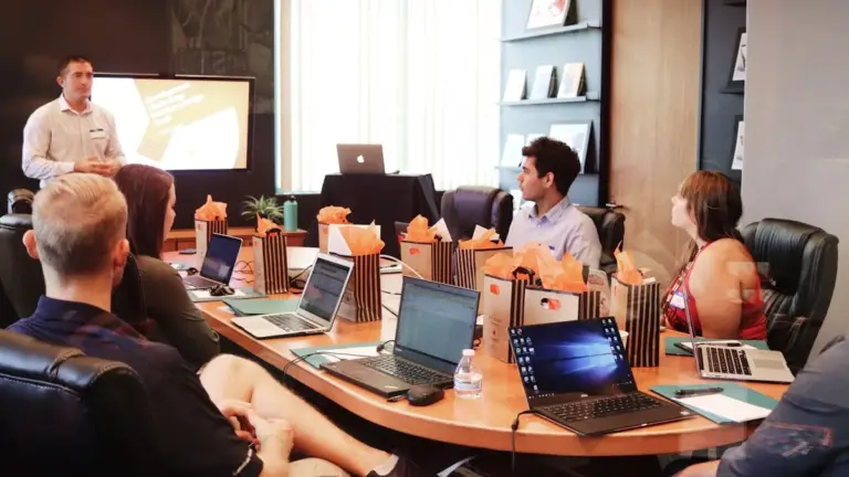 do small businesses need project management software