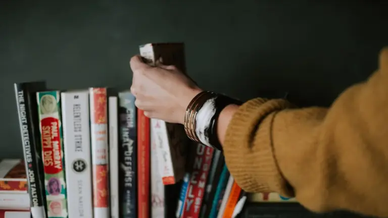 Business Innovation Through Wider Reading