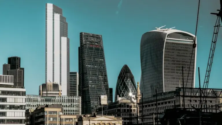 Bootstrapping a Business UK: Grow Without Equity